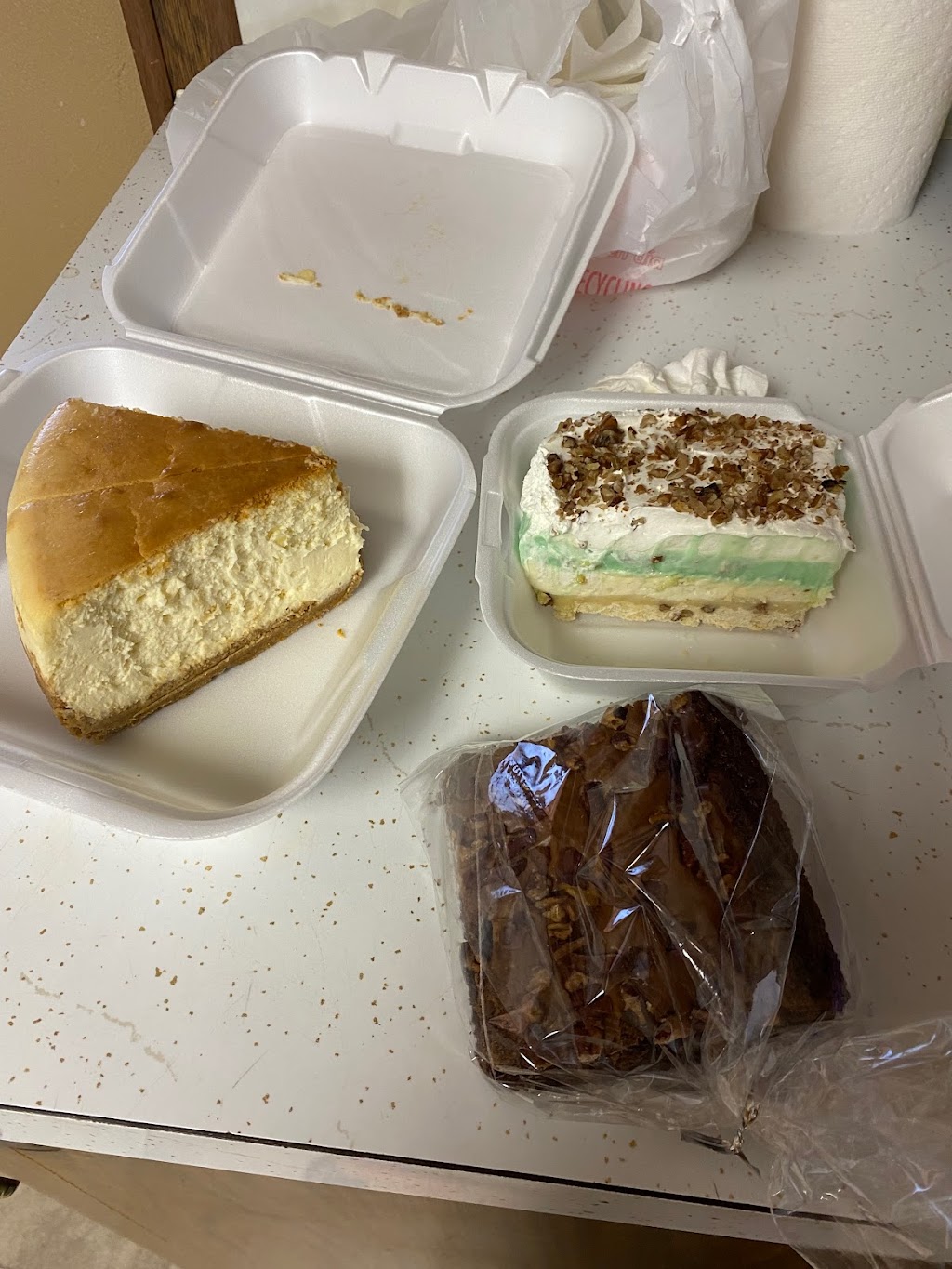 Franks Eats & Sweets | restaurant | 2366 NM-522, Questa, NM 87556, USA | 5755862303 OR +1 575-586-2303