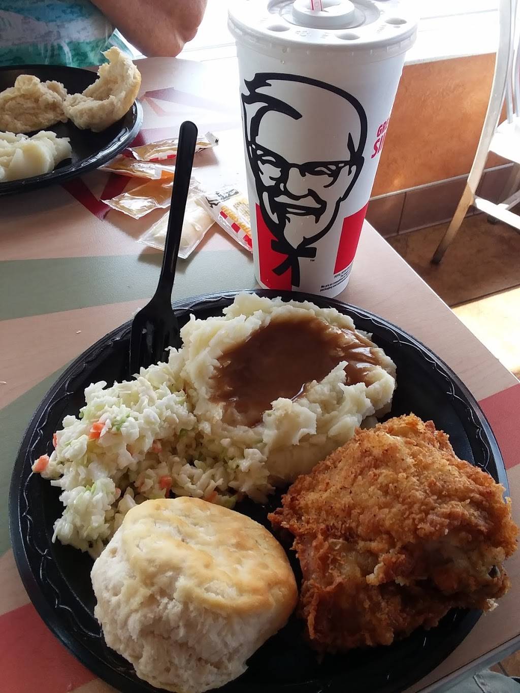 KFC | restaurant | 6595 Park Blvd N, Pinellas Park, FL 33781, USA | 7275442345 OR +1 727-544-2345