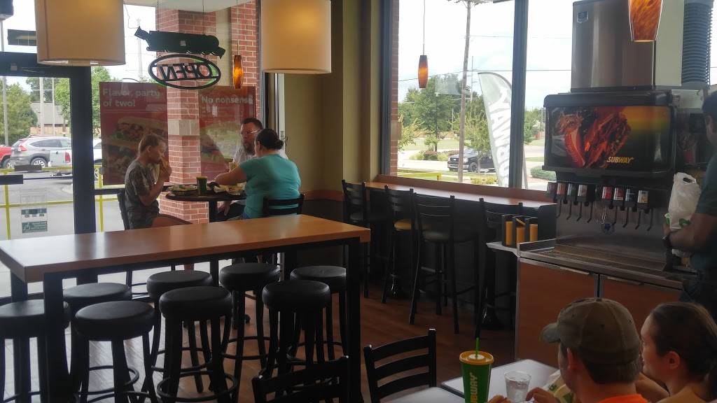 Subway Restaurants | restaurant | Gateway Retail Center, 1605 N Peoria Ave Suite I, Tulsa, OK 74106, USA | 9185249476 OR +1 918-524-9476