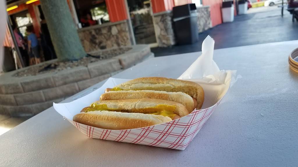 Jaenickes Drive In | restaurant | 605 Armour Rd, Bourbonnais, IL 60914, USA | 8159322884 OR +1 815-932-2884