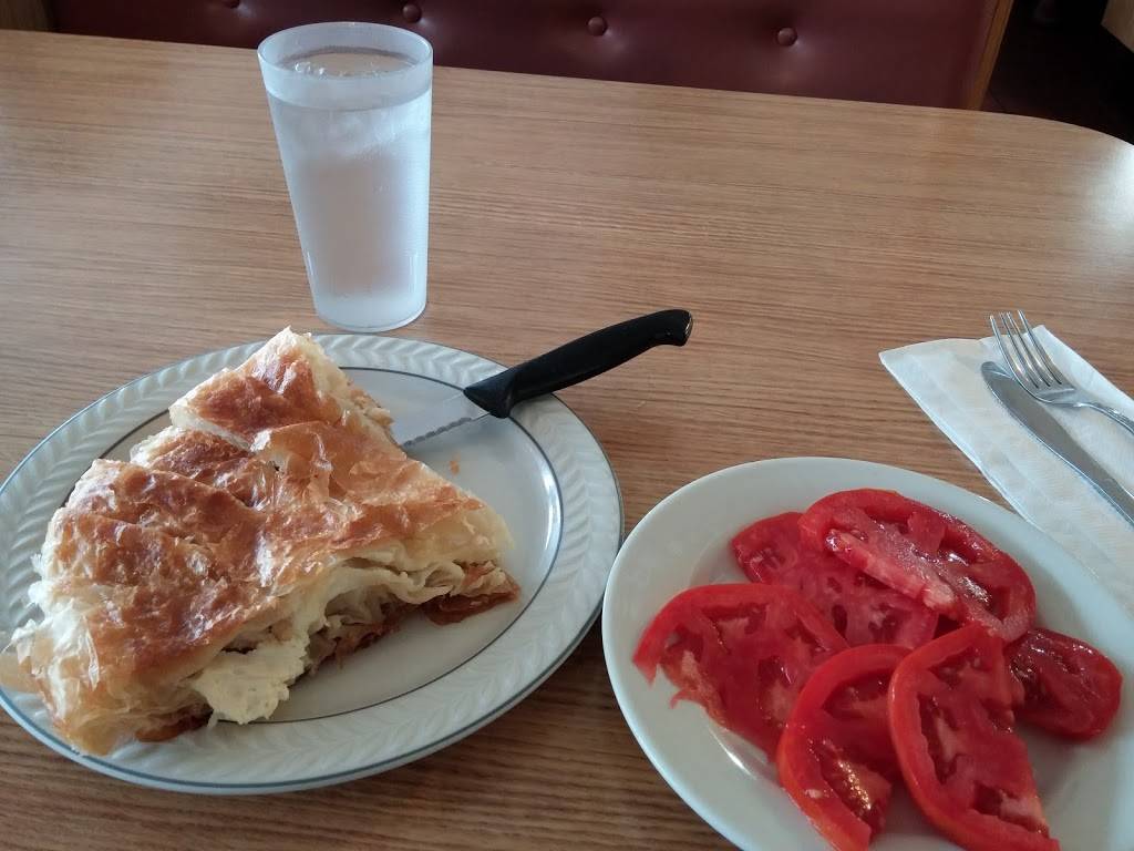 Dragos Family Restaurant | restaurant | 4150 15 Mile Rd, Sterling Heights, MI 48310, USA | 5869397236 OR +1 586-939-7236