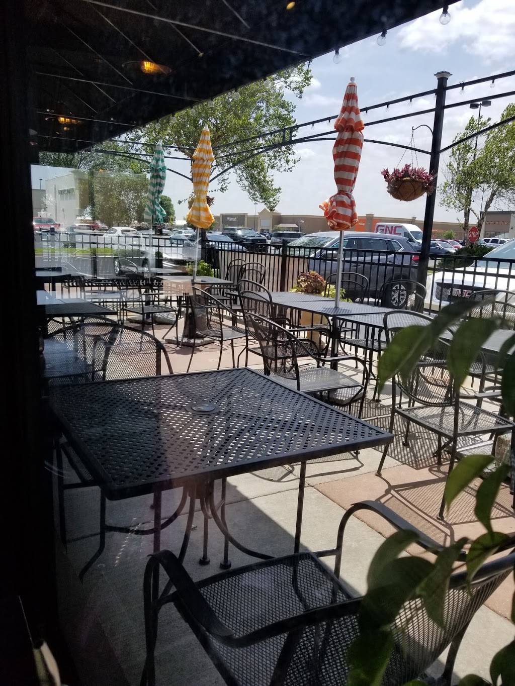 Avivo Brick Oven Pizzeria | restaurant | #101, 2441 N Maize Rd, Wichita, KS 67205, USA | 3165585555 OR +1 316-558-5555