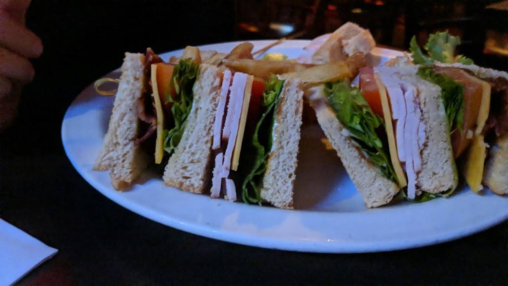 Grumpys Restaurant & Pub | restaurant | 125 Vallejo St, San Francisco, CA 94111, USA | 4154343350 OR +1 415-434-3350