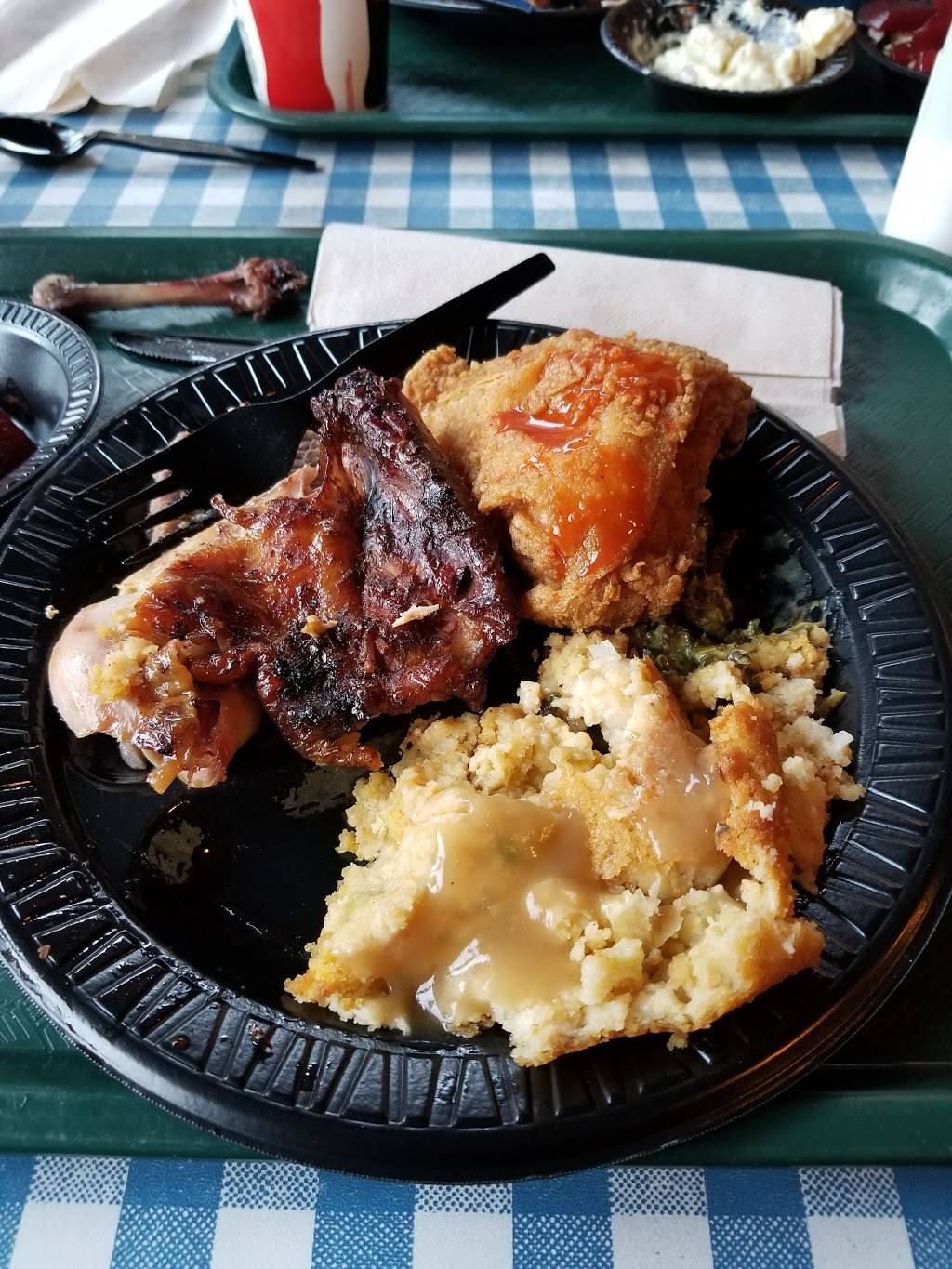 Miss Lillians Smoke House | restaurant | 2700 Dollywood Parks Blvd, Pigeon Forge, TN 37863, USA | 8003655996 OR +1 800-365-5996