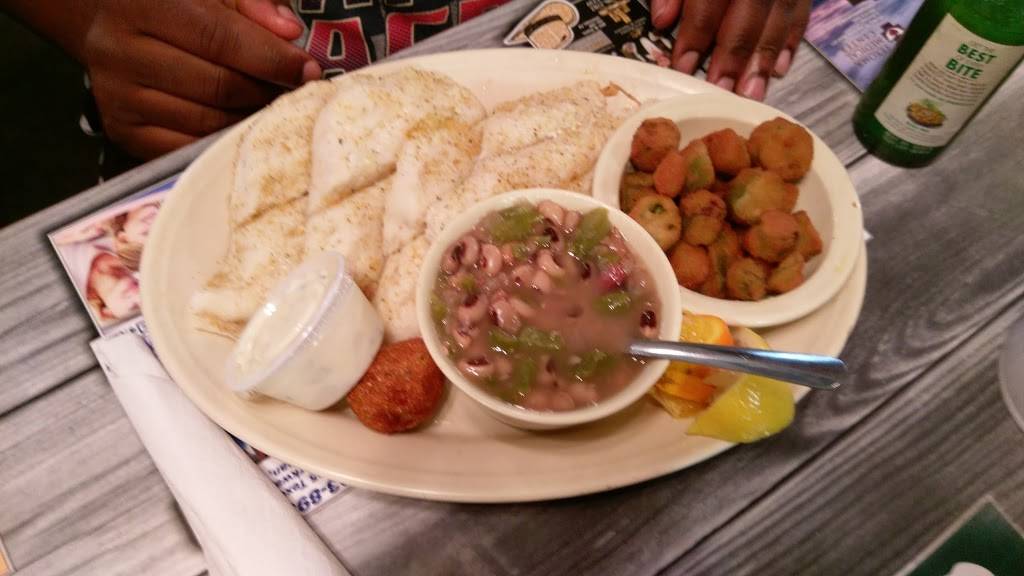 Hucks Catfish | restaurant | 2811 Trail Dr, Denison, TX 75020, USA | 9033370033 OR +1 903-337-0033