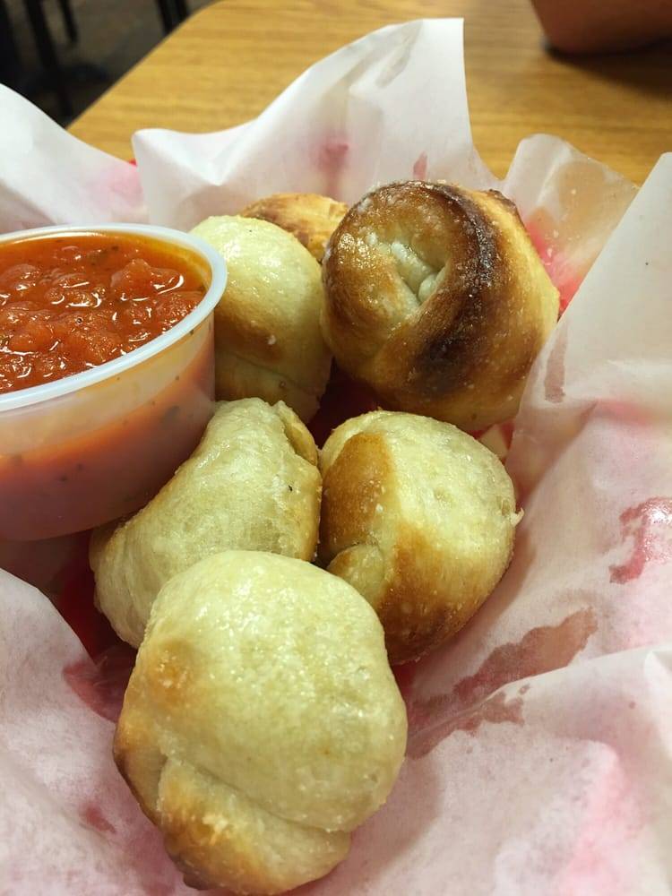 Roccos NY Pizzeria and Pasta | restaurant | 580 E Windmill Ln, Las Vegas, NV 89123, USA | 7024310004 OR +1 702-431-0004