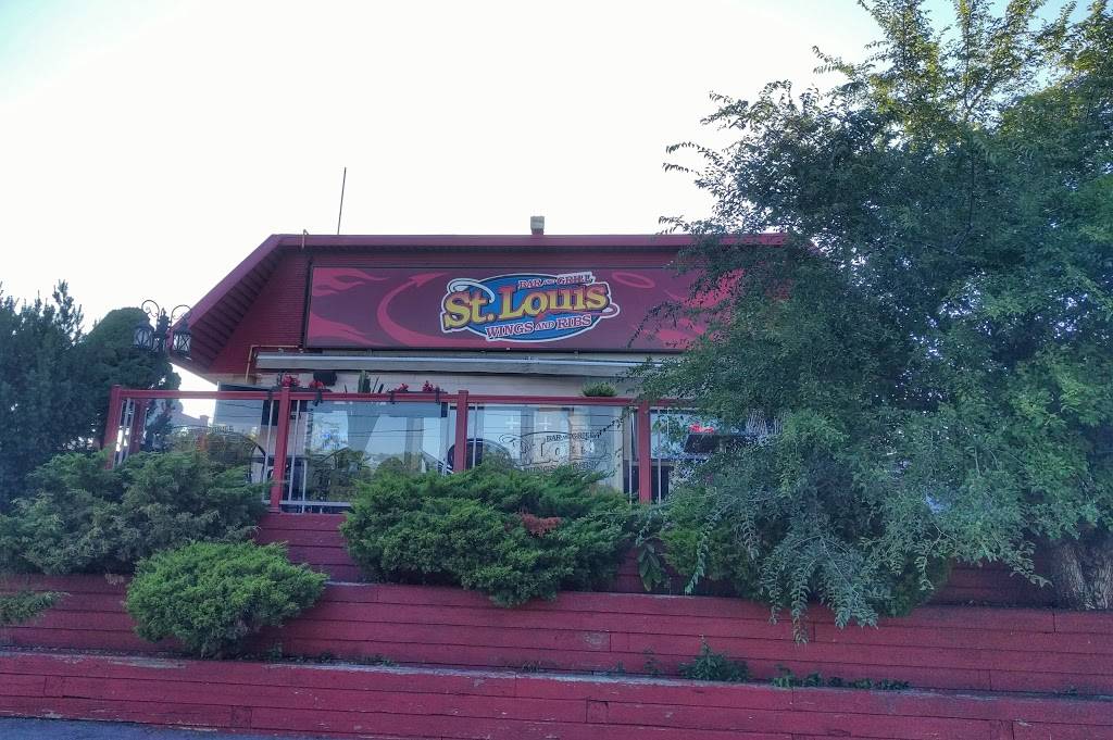 St. Louis Bar & Grill | restaurant | 4548 Dufferin St Unit A, North York, ON M3H 5R9, Canada | 4166632000 OR +1 416-663-2000