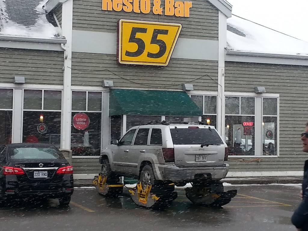 Resto Sortie 55 | restaurant | 235 Chemin de lAnge Gardien, Ange-Gardien, QC J0E 1E0, Canada | 4502932149 OR +1 450-293-2149