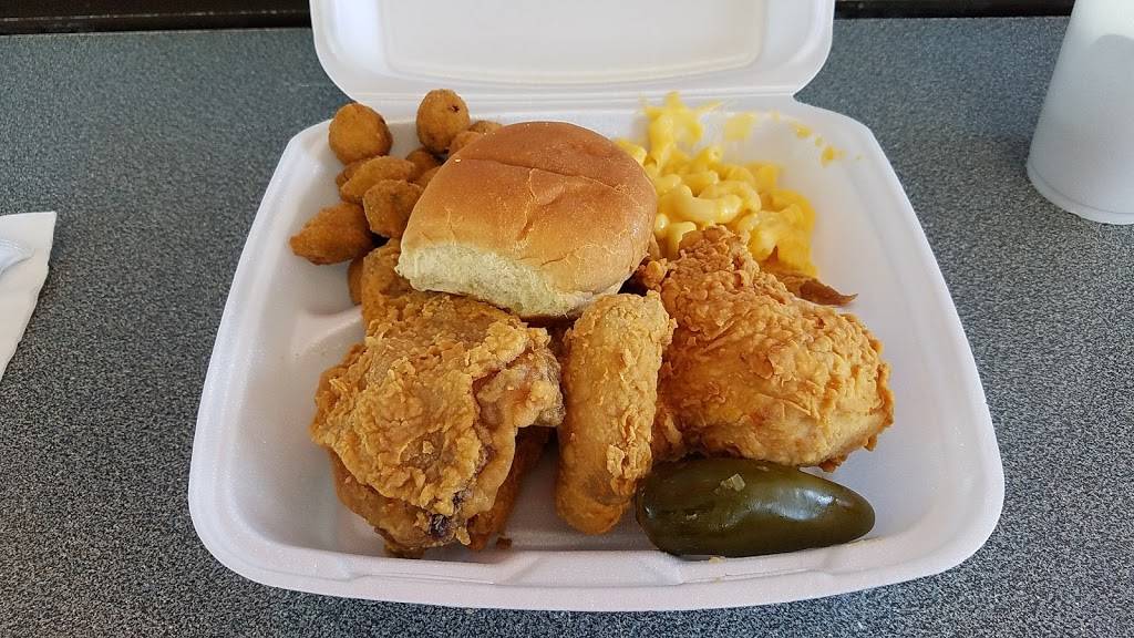 Lisas Chicken | restaurant | 1601 W Division St, Arlington, TX 76012, USA | 8172998901 OR +1 817-299-8901