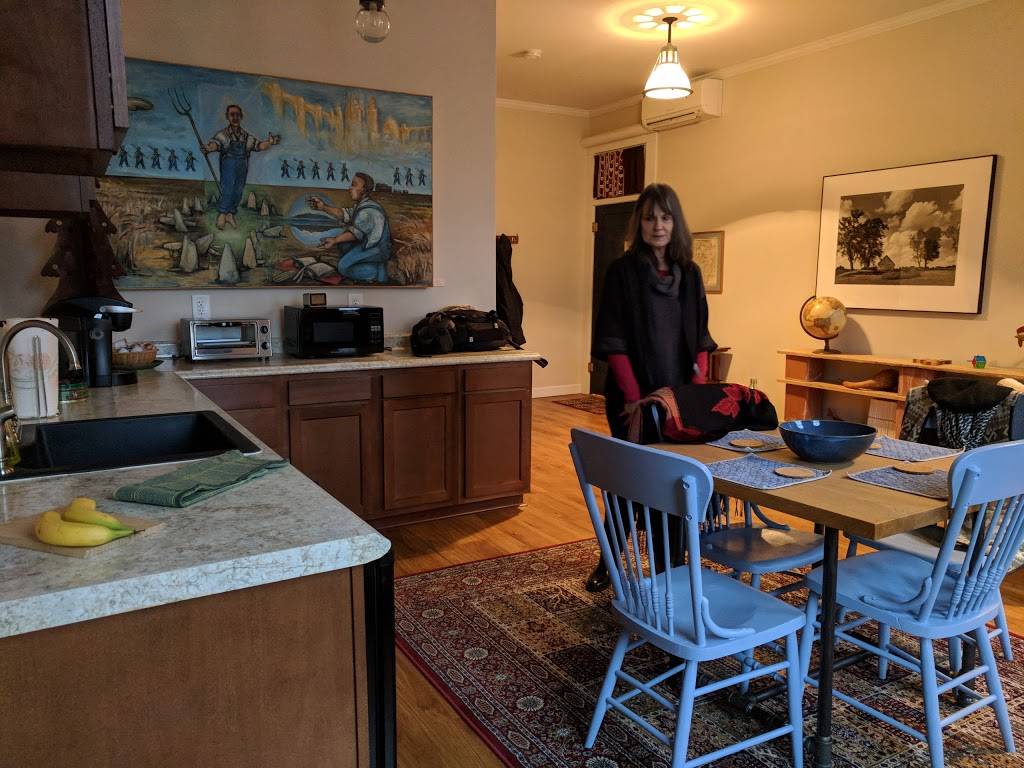 Molly’s Kitchen and Bar | restaurant | 110 W Market St, Mt Carroll, IL 61053, USA | 8159060052 OR +1 815-906-0052