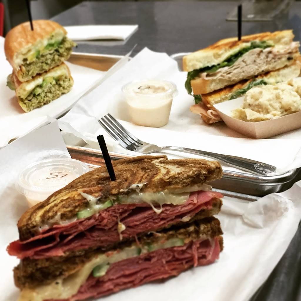 Houndstooth Kitchen & Eatery | restaurant | 160 Independence Ln Suite A, Maitland, FL 32751, USA | 3219729925 OR +1 321-972-9925