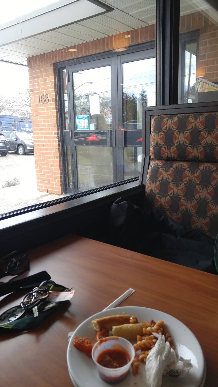 Pizza Hut | meal delivery | 168 Simcoe St, Tillsonburg, ON N4G 2J1, Canada | 5196880032 OR +1 519-688-0032