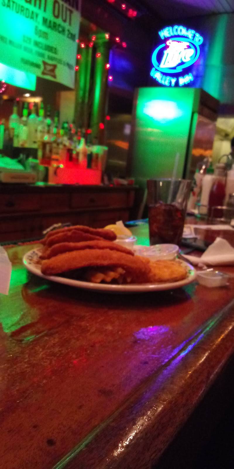 Valley Inn | restaurant | 4000 W Clybourn St, Milwaukee, WI 53208, USA | 4143441158 OR +1 414-344-1158