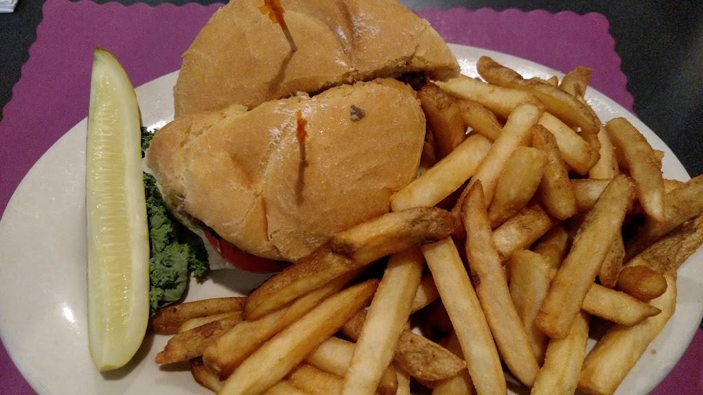 Westcott House | restaurant | 49 Providence St, West Warwick, RI 02893, USA | 4018235510 OR +1 401-823-5510