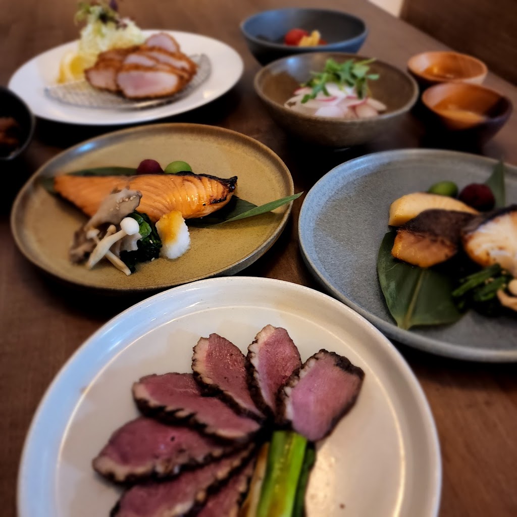 Hachiroku Shokudo & Sake Bar | restaurant | 261 Orange St, New Haven, CT 06510, USA | 2036917984 OR +1 203-691-7984