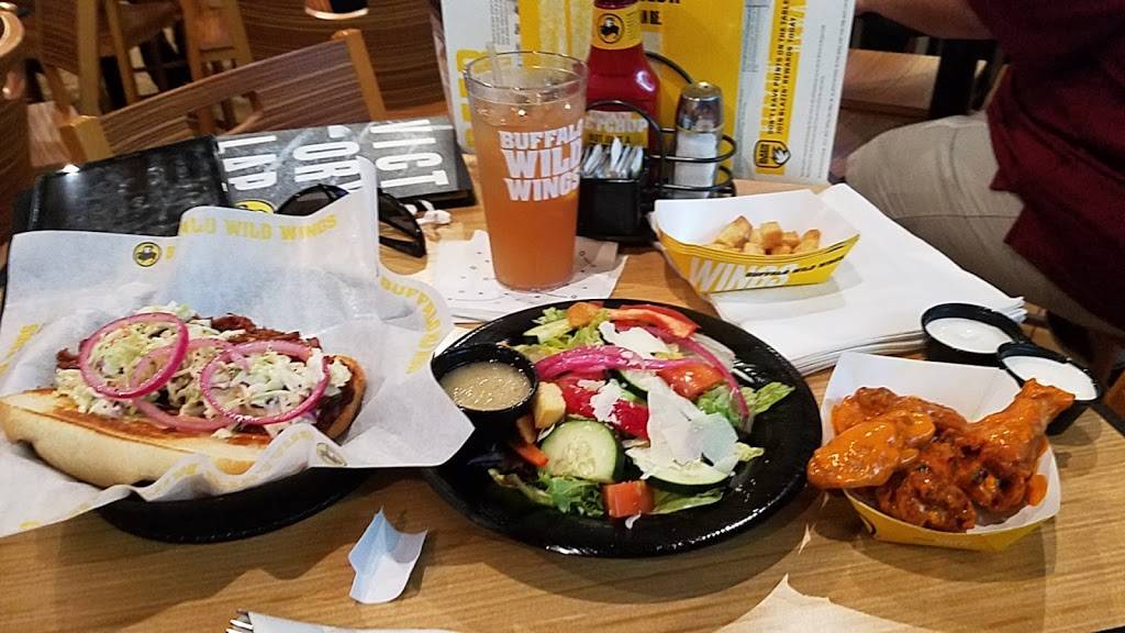 Buffalo Wild Wings | restaurant | 23600 Rockfield Blvd, Lake Forest, CA 92630, USA | 9495889464 OR +1 949-588-9464