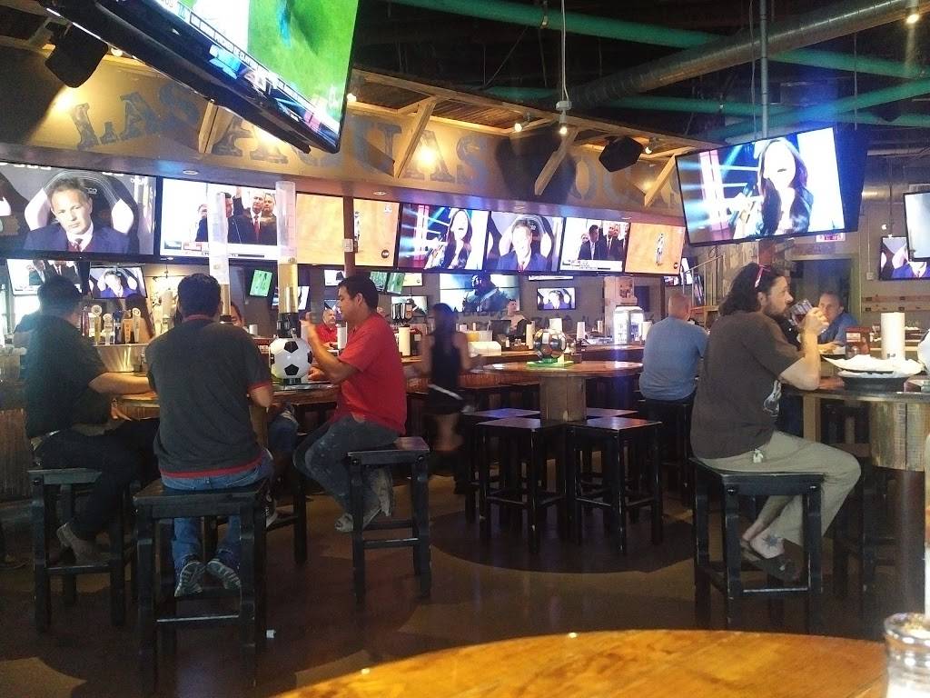 Ojos Locos Sports Cantina - Austin | restaurant | 7522 N Interstate Hwy 35, Austin, TX 78752, USA | 5123820316 OR +1 512-382-0316