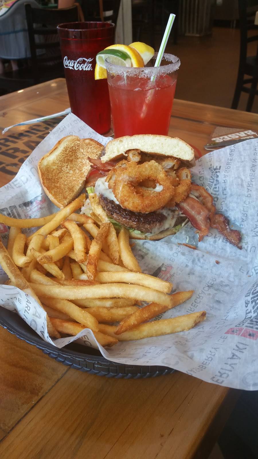 Hurricane Grill & Wings | meal takeaway | 4550 Donald Ross Rd, Palm Beach Gardens, FL 33410, USA | 5616914100 OR +1 561-691-4100