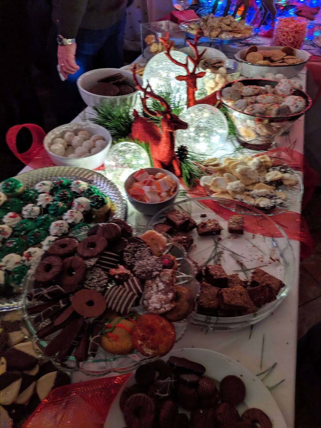 PORCHSIDE BAR AND LOUNGE | night club | 11 Carver St, Provincetown, MA 02657, USA | 8004340130 OR +1 800-434-0130