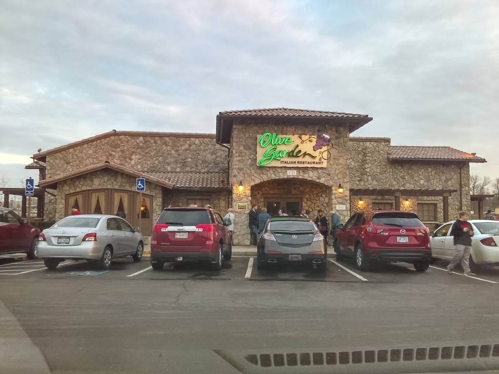 Olive Garden Italian Restaurant | meal takeaway | 3725 Stone Creek Blvd, Cincinnati, OH 45251, USA | 5132451820 OR +1 513-245-1820