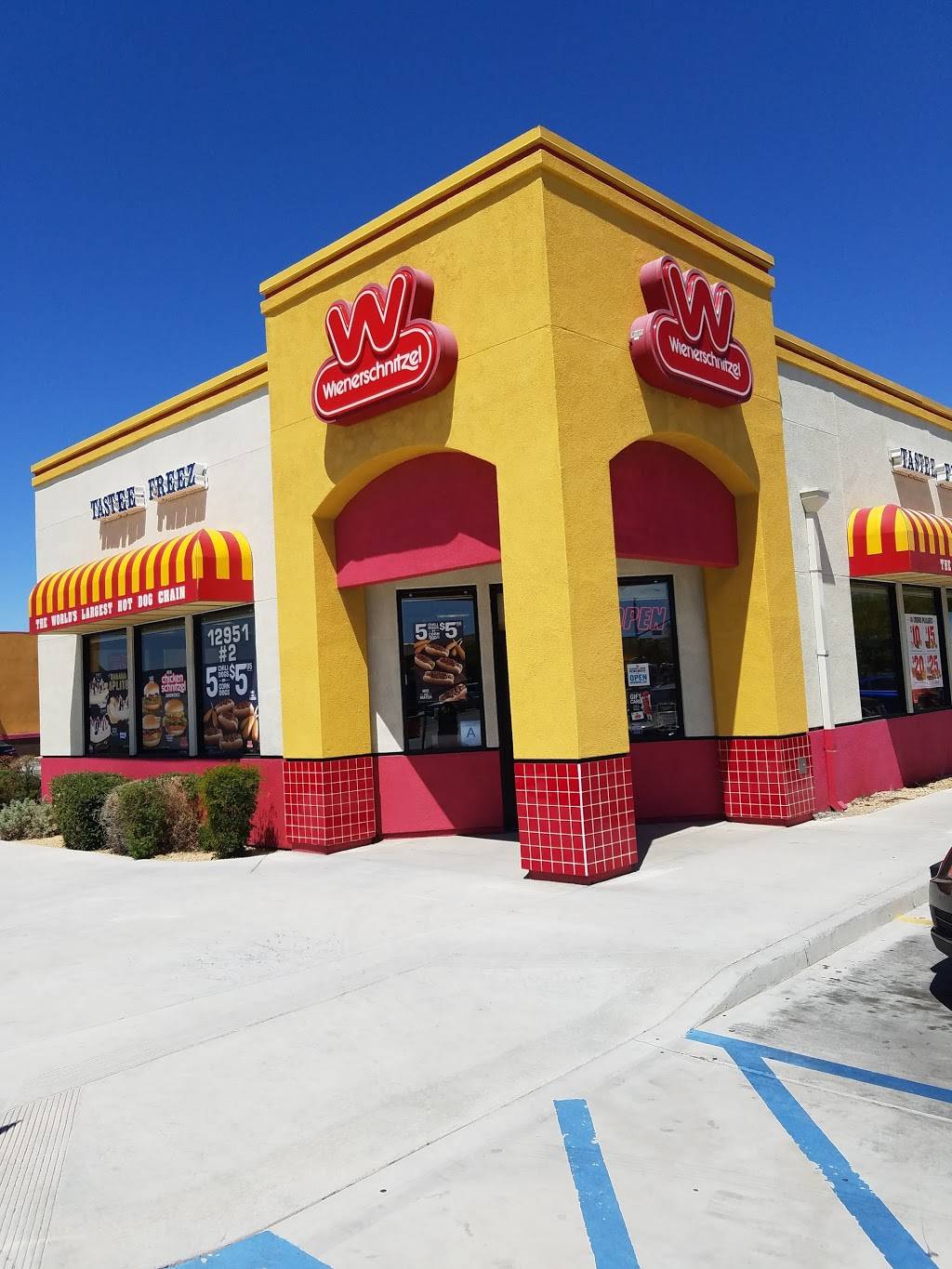 Wienerschnitzel | restaurant | 12951 Hesperia Rd #2, Victorville, CA 92392, USA | 7602417600 OR +1 760-241-7600