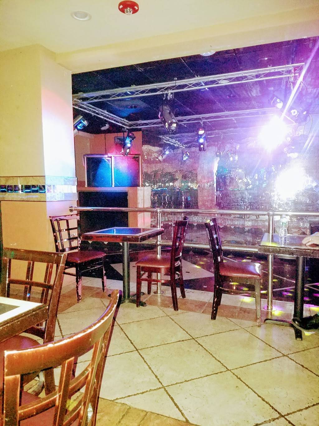 Blue Tequila Bar & Grill | restaurant | 157 Hempstead Ave, West Hempstead, NY 11552, USA | 5162796127 OR +1 516-279-6127