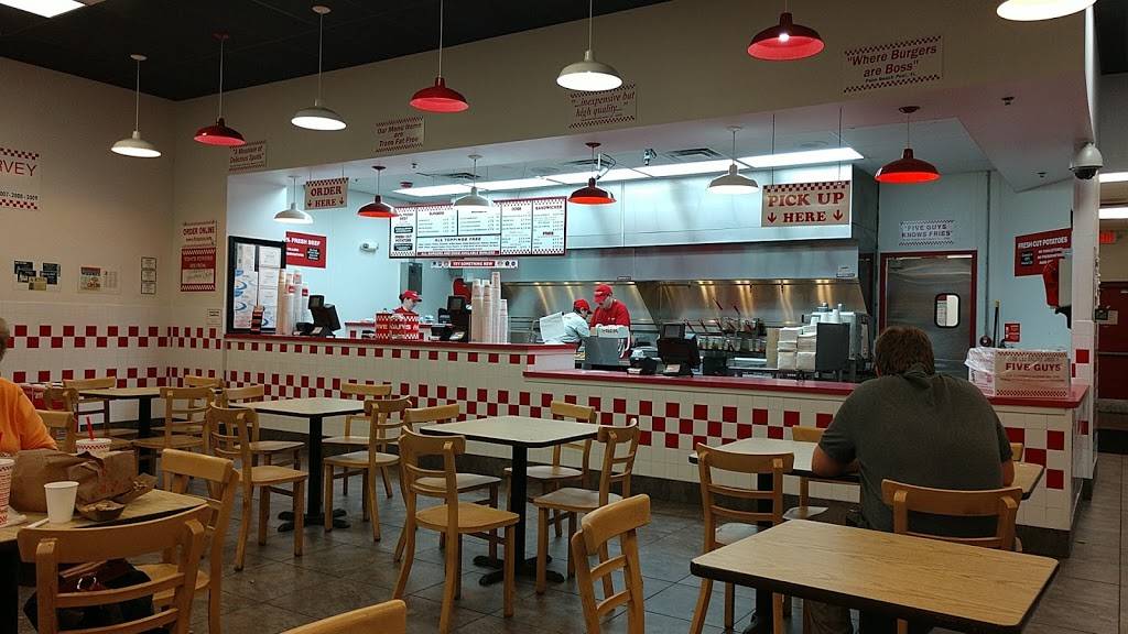 Five Guys | meal takeaway | 586 US-27, Lady Lake, FL 32159, USA | 3525614686 OR +1 352-561-4686
