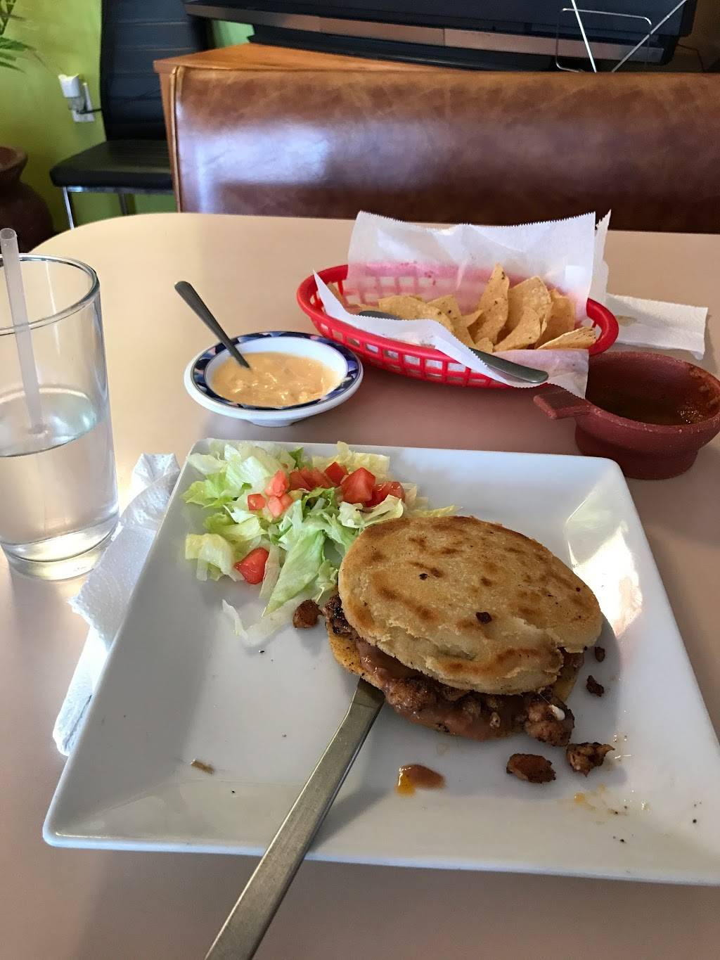 EL CHARRITO | restaurant | 10911 W Hardy Rd, Houston, TX 77076, USA | 8329941716 OR +1 832-994-1716