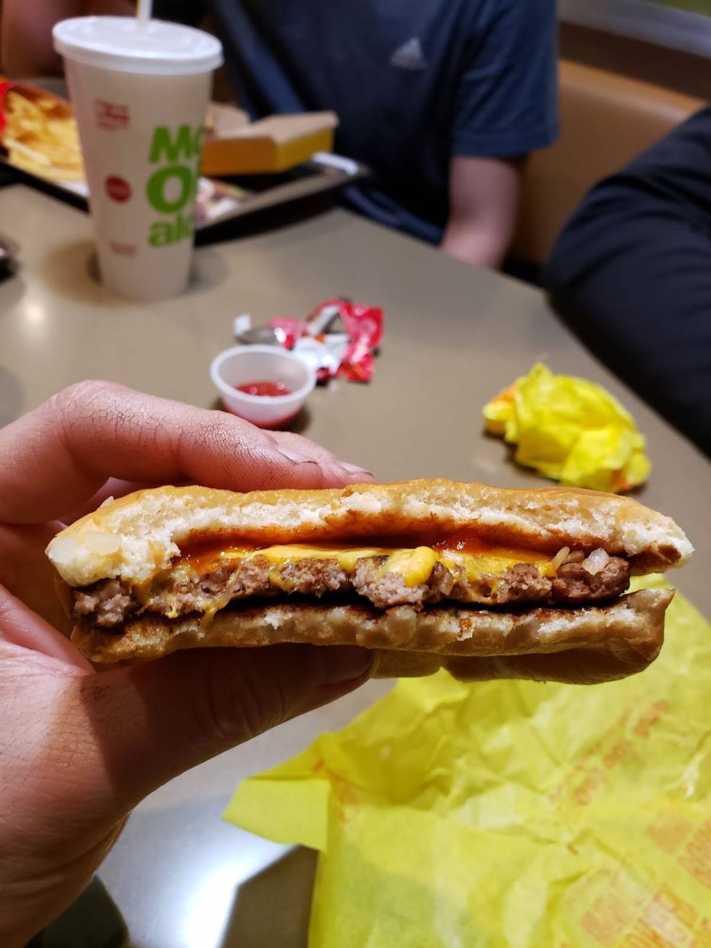 McDonalds | cafe | 140 N Reading Rd, Ephrata, PA 17522, USA | 7177331660 OR +1 717-733-1660