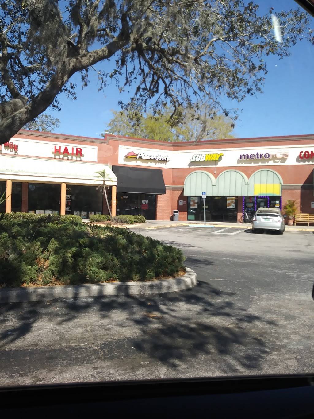 Pizza Hut | restaurant | 1955 US-19 ALT N, Tarpon Springs, FL 34689, USA | 7279389911 OR +1 727-938-9911