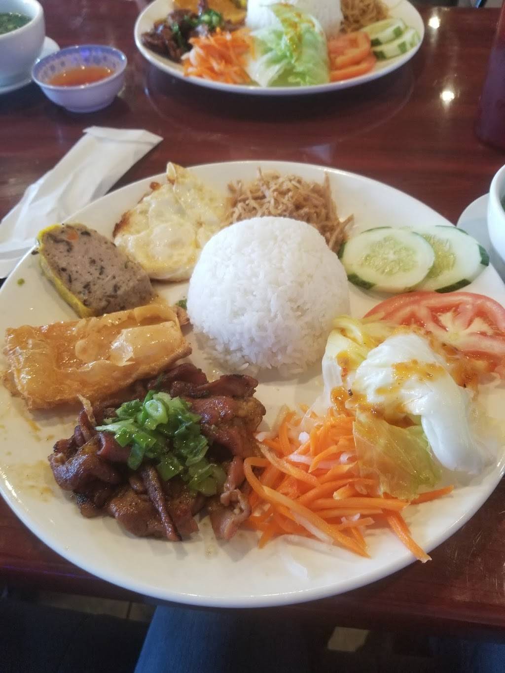 PHO 21 NOODLES & GRILLS | restaurant | 3465 W Walnut St #221, Garland, TX 75042, USA | 4696618399 OR +1 469-661-8399