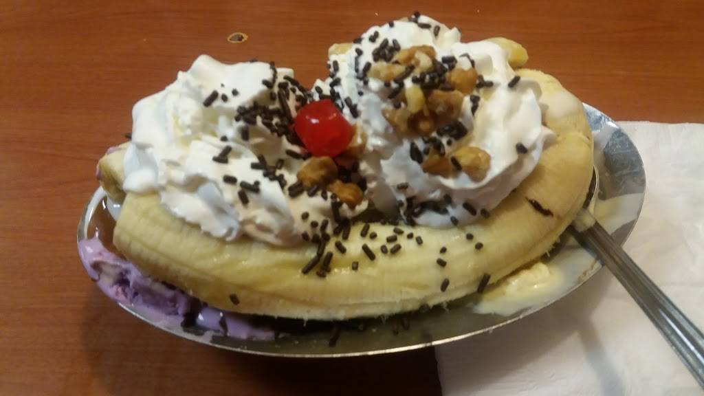 Friendlys | restaurant | 220 Mt Pleasant Rd, Smithtown, NY 11787, USA | 6313614974 OR +1 631-361-4974