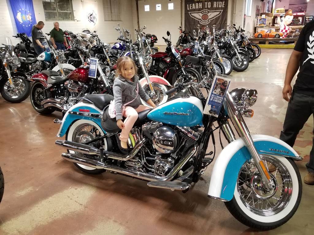 Hot Rod Cafe | restaurant | 114 Bank St, New London, CT 06320, USA | 8604472320 OR +1 860-447-2320