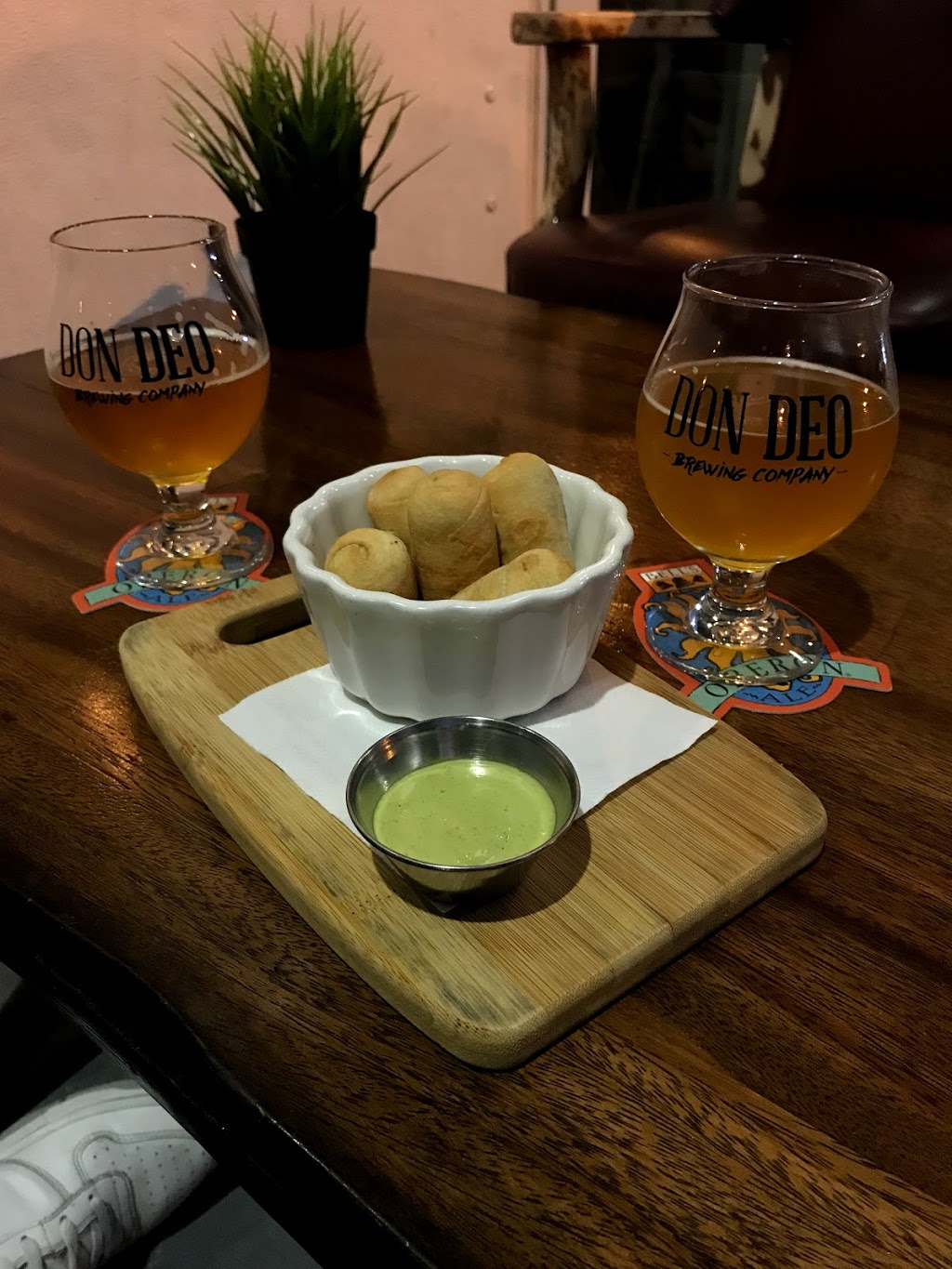 Edges Tavern | restaurant | 275 Northeast 18th Street Unit 107 (On, Biscayne Blvd, Miami, FL 33132, USA | 3059893404 OR +1 305-989-3404