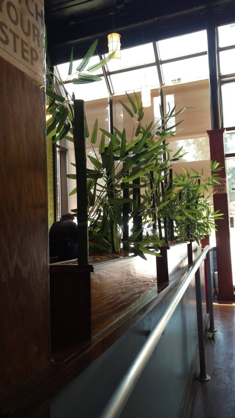 Oishi Japanese Restaurant | restaurant | 2526 Hillsborough St, Raleigh, NC 27607, USA | 9193220825 OR +1 919-322-0825