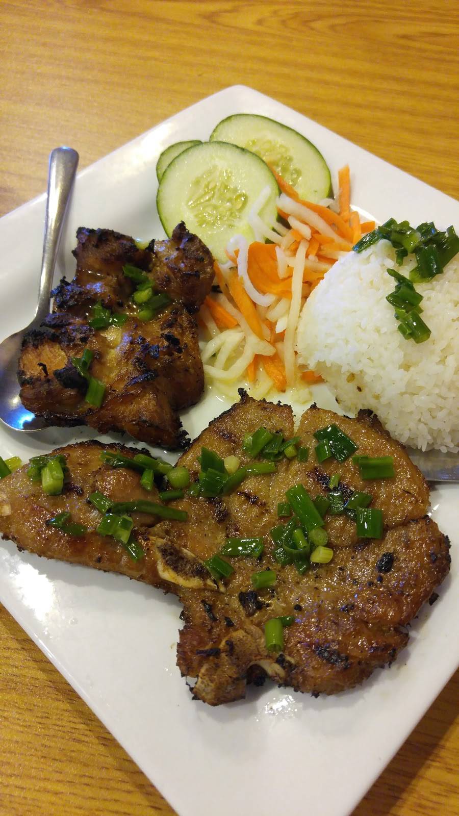 Mirage Bar & Grill | restaurant | 400 Old Hwy 8 NW, New Brighton, MN 55112, USA | 6516339480 OR +1 651-633-9480