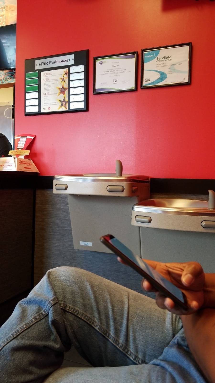 Pizza Hut | meal takeaway | 2520 E Piedmont Rd #124, Marietta, GA 30062, USA | 7705784200 OR +1 770-578-4200