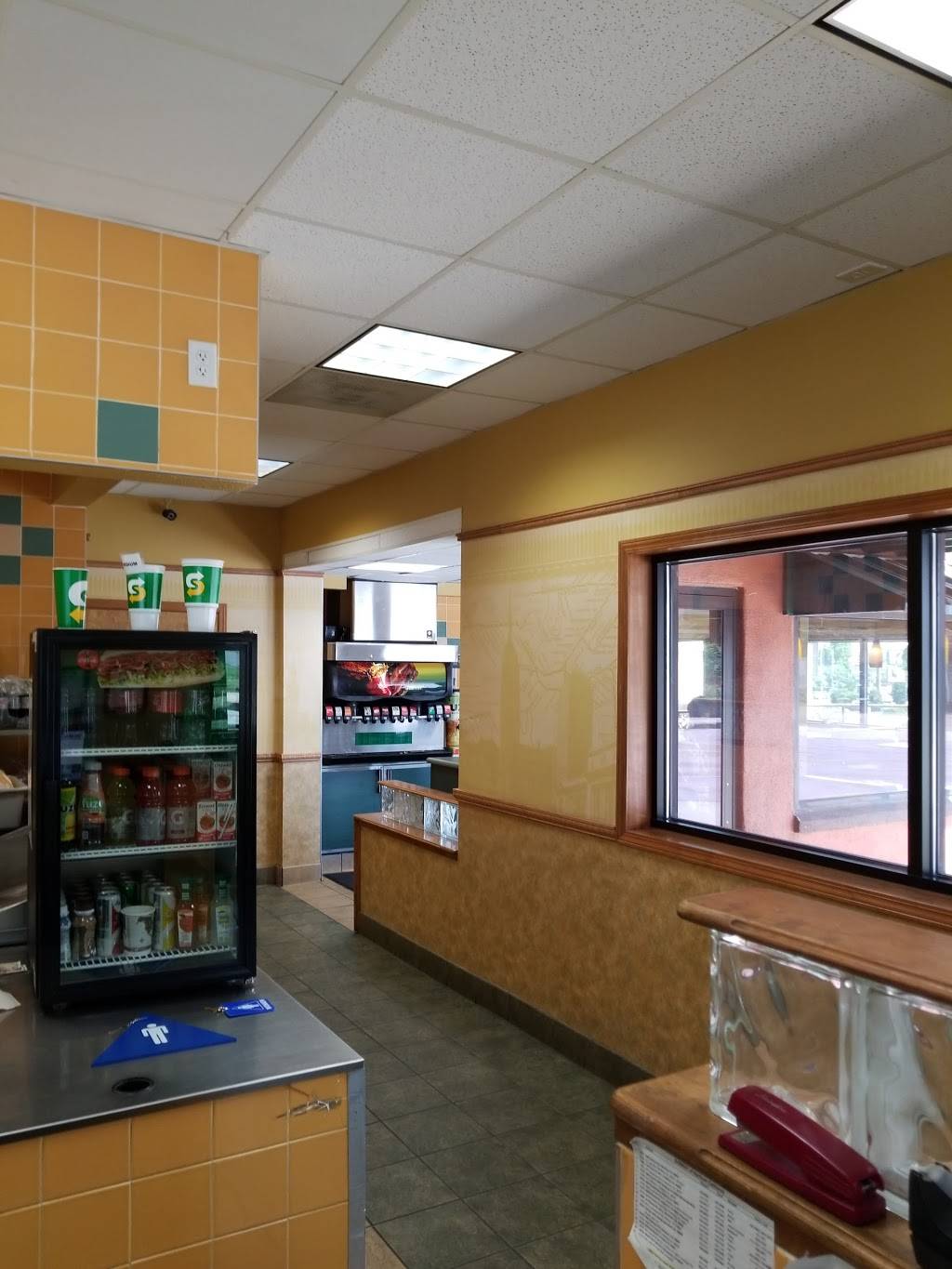 Subway | restaurant | 1950 Eureka Way, Redding, CA 96001, USA | 5302431616 OR +1 530-243-1616