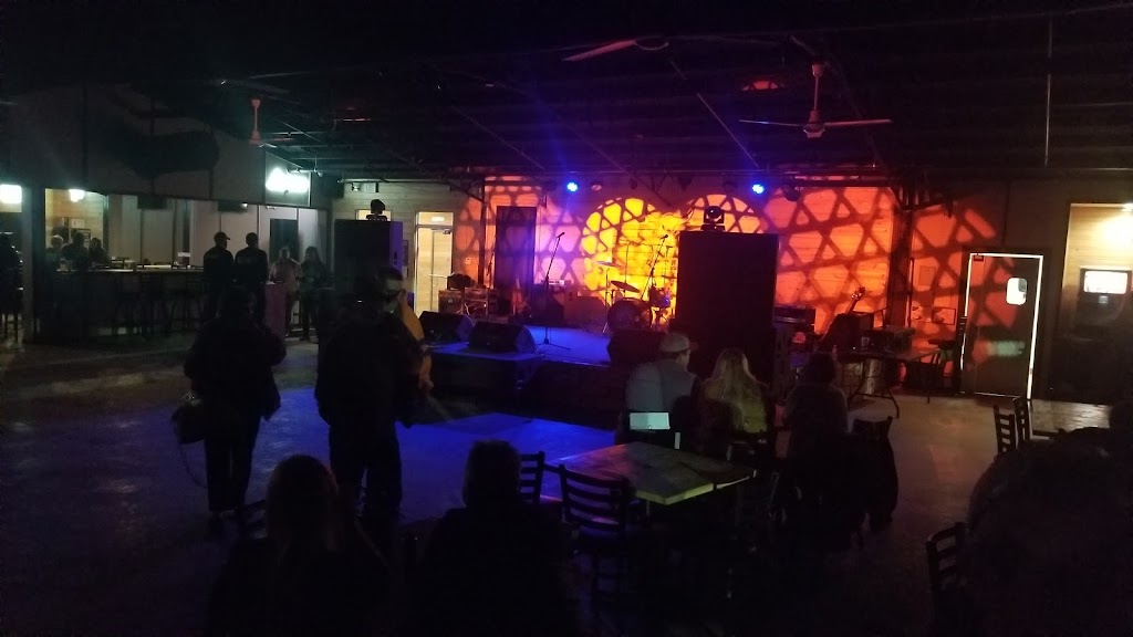 Bama Slam Saloon | restaurant | Co Rd 156, New Brockton, AL 36351, USA | 8779077687 OR +1 877-907-7687