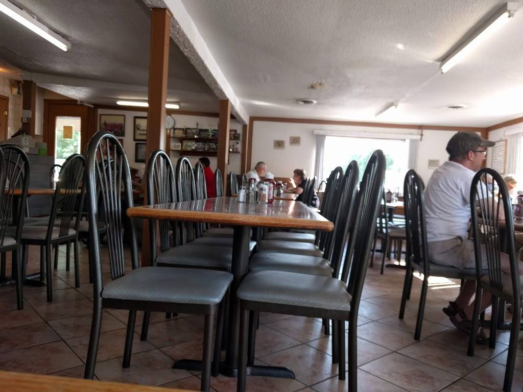 Chuckwagon Restaurant | restaurant | 7 Ingersoll Road, Woodstock, ON N4S 2R1, Canada | 5195392522 OR +1 519-539-2522