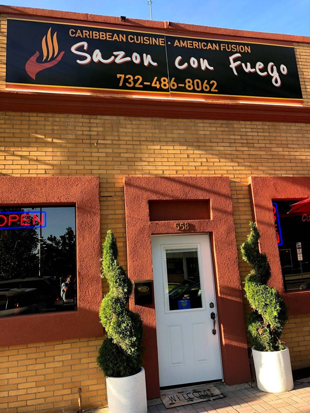 Sazon con Fuego | restaurant | 558 New Brunswick Ave, Fords, NJ 08863, USA | 7324868062 OR +1 732-486-8062