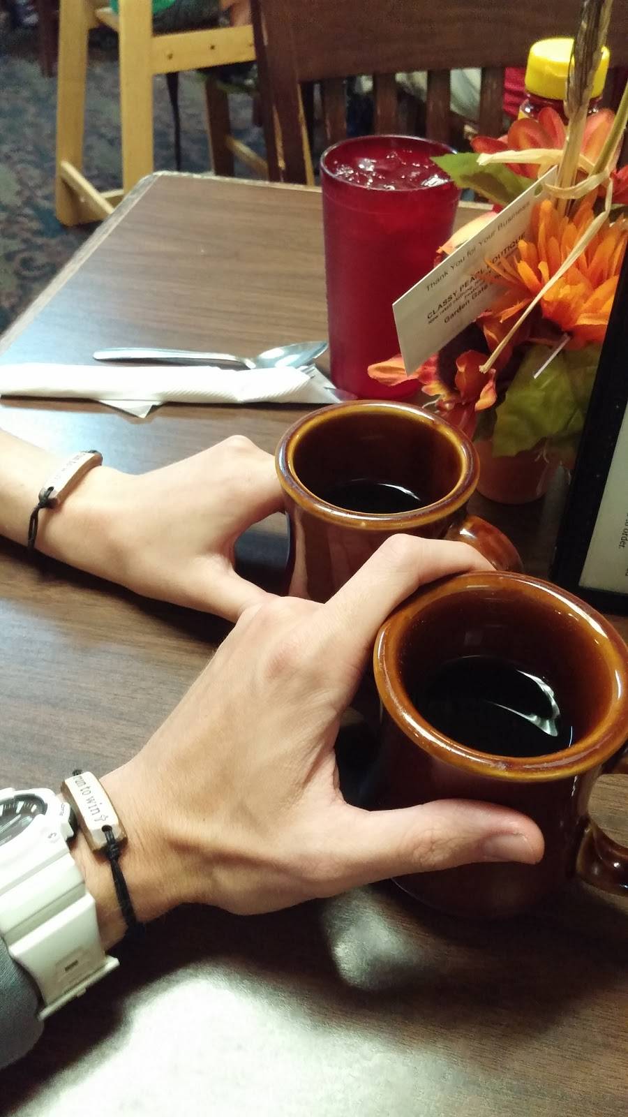 Dick & Judys Restaurant | restaurant | 11 W Main St, Jamestown, IN 46147, USA | 7656765707 OR +1 765-676-5707