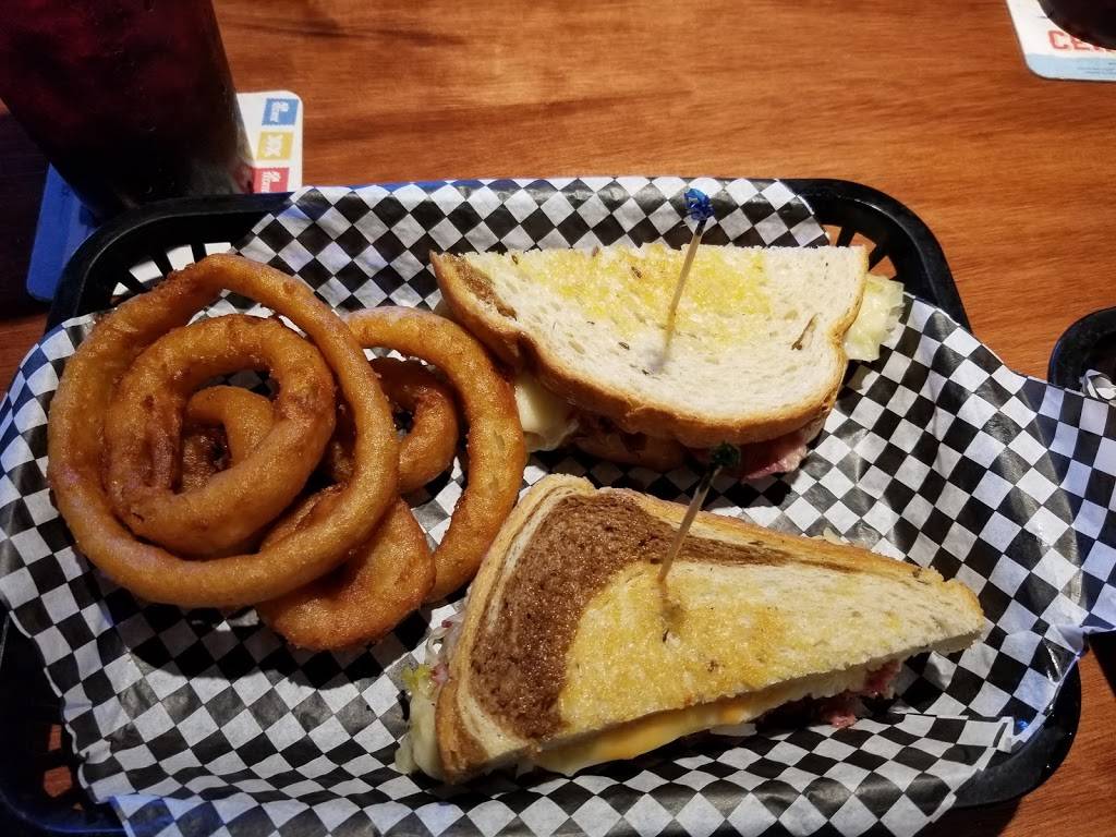 T Cs Pub & Grub | restaurant | 7205 S Power Rd, Queen Creek, AZ 85142, USA | 4809880313 OR +1 480-988-0313