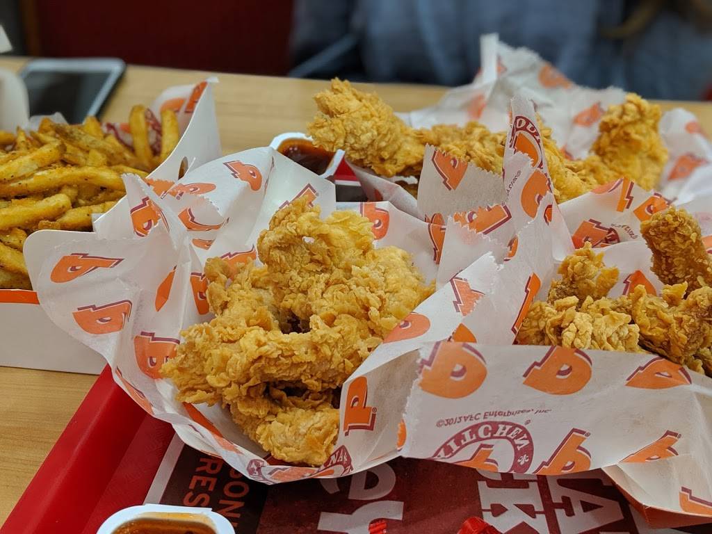 Popeyes | restaurant | 3479 Yonge St, North York, ON M4N 2N3, Canada | 6473475444 OR +1 647-347-5444