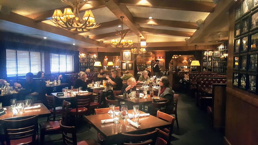 L. Woods Tap & Pine Lodge | restaurant | 7110 Lincoln Ave, Lincolnwood, IL 60712, USA | 8476773350 OR +1 847-677-3350