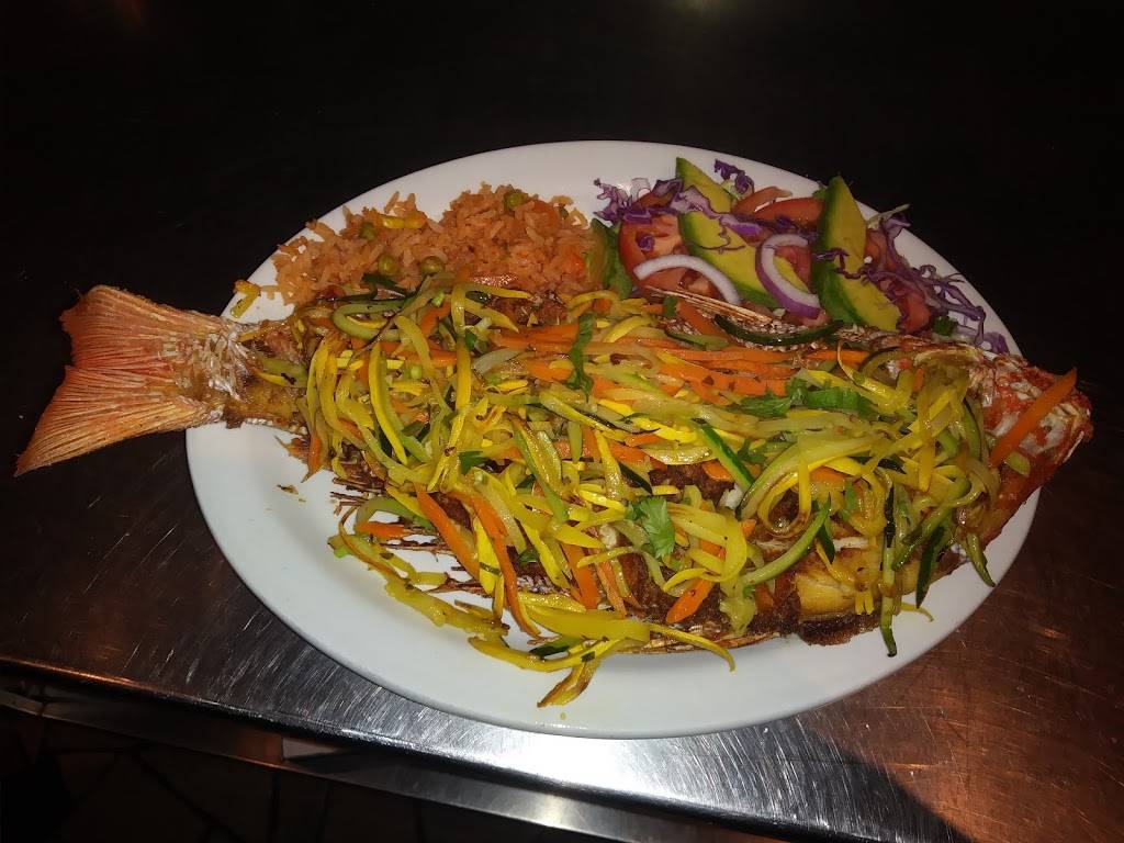 La Casa De Isaac & Moishe | restaurant | 2014 1st St, Highland Park, IL 60035, USA | 8474337400 OR +1 847-433-7400