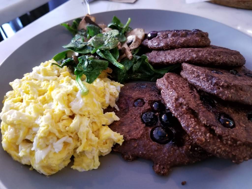 Firefly Petite Cafe Bistro | restaurant | 45-12 43rd Ave, Sunnyside, NY 11104, USA | 7182551591 OR +1 718-255-1591