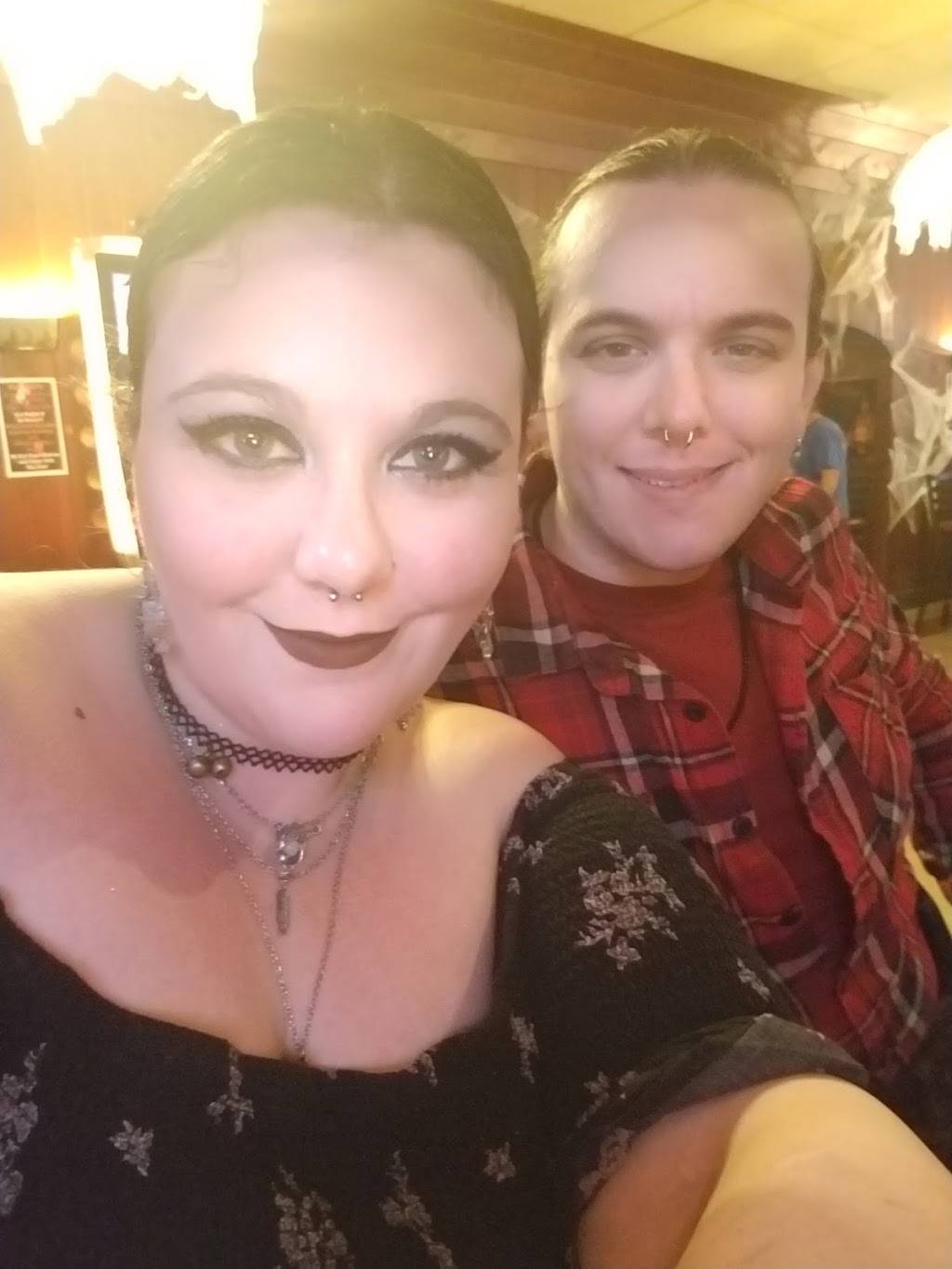 Roosters Roadhouse | restaurant | 5021 Thoms Run Rd, Oakdale, PA 15071, USA | 4122211543 OR +1 412-221-1543