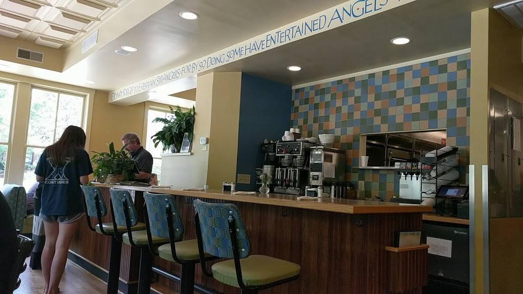 Half Day Cafe | restaurant | 1 Wyoming Ave, Wyoming, OH 45215, USA | 5138212323 OR +1 513-821-2323