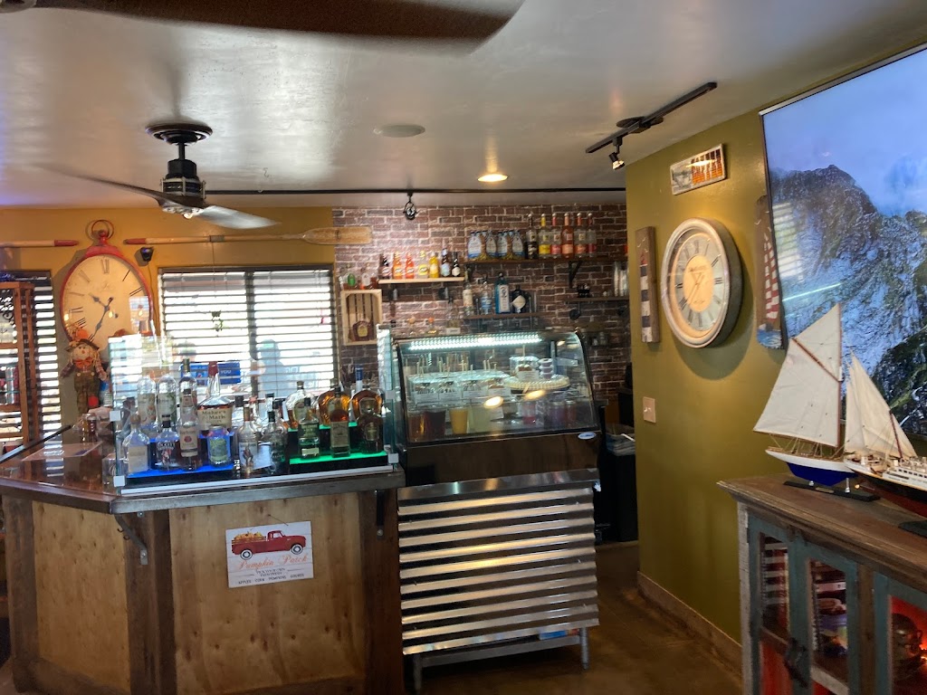 The BoatHouse Cafe & Grille | restaurant | 30185 Escalante Blvd, Meadview, AZ 86444, USA | 9283288850 OR +1 928-328-8850